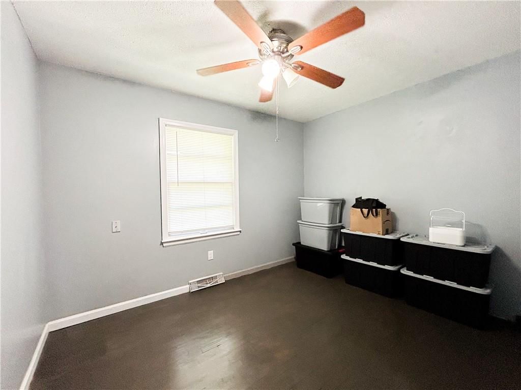 Photo 11 of 26 - 811 E Vine Street