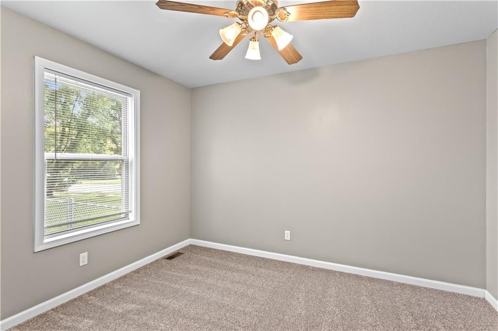 Photo 13 of 26 - 1618 Cottonwood Street