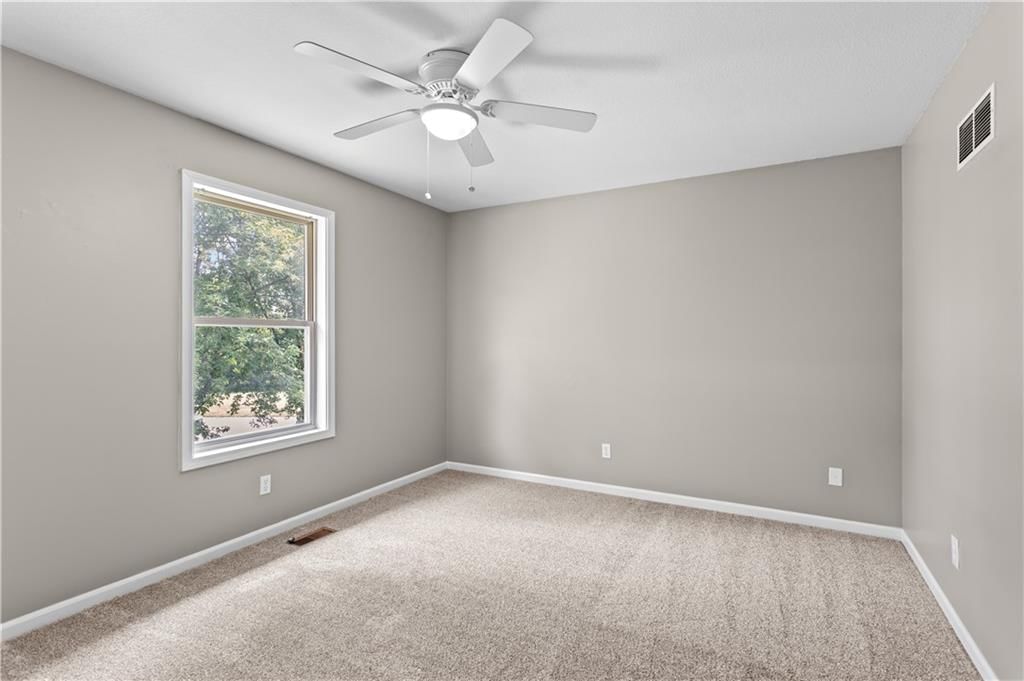 Photo 16 of 26 - 1618 Cottonwood Street
