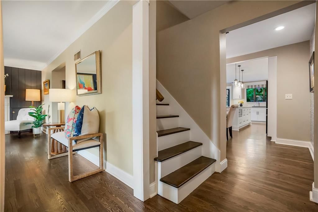 Photo 6 of 39 - 7525 Fontana Street