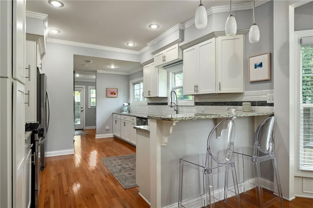 Photo 6 of 28 - 4127 Genessee Street
