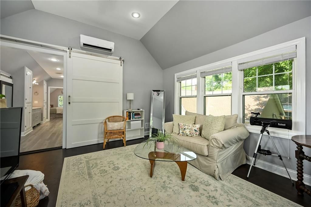 Photo 14 of 28 - 4127 Genessee Street
