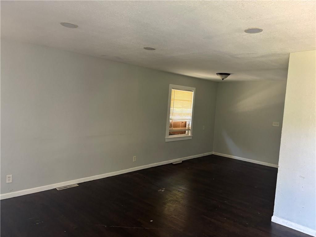 3713 Kensington Avenue — photo 3