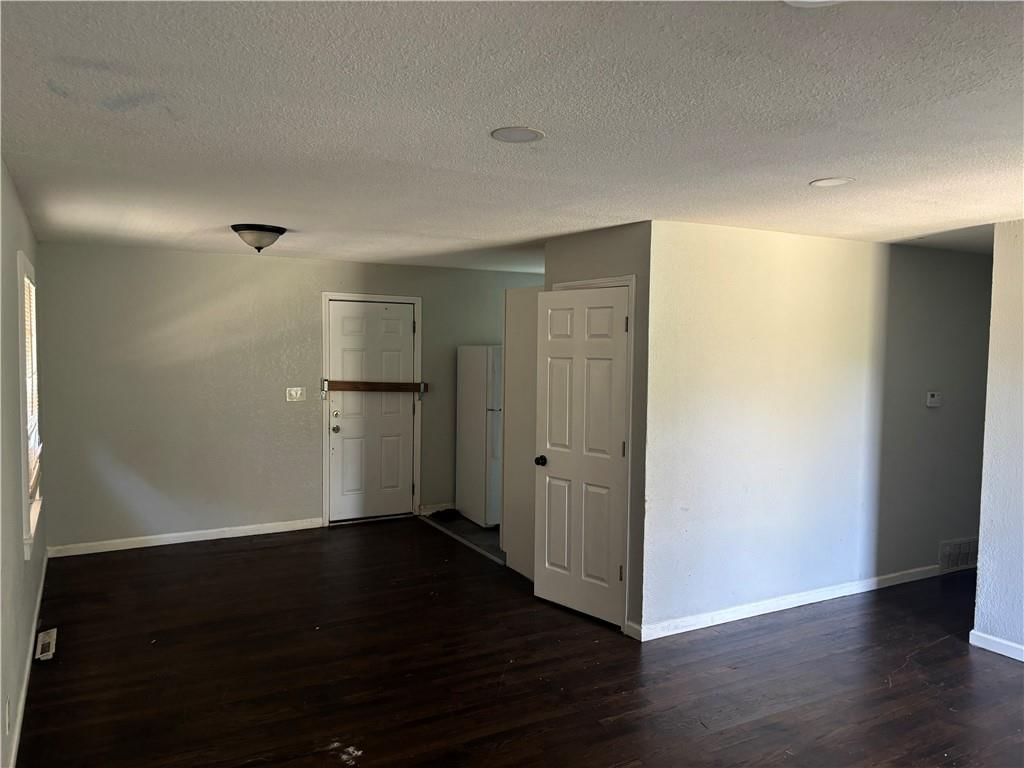 3713 Kensington Avenue — photo 5