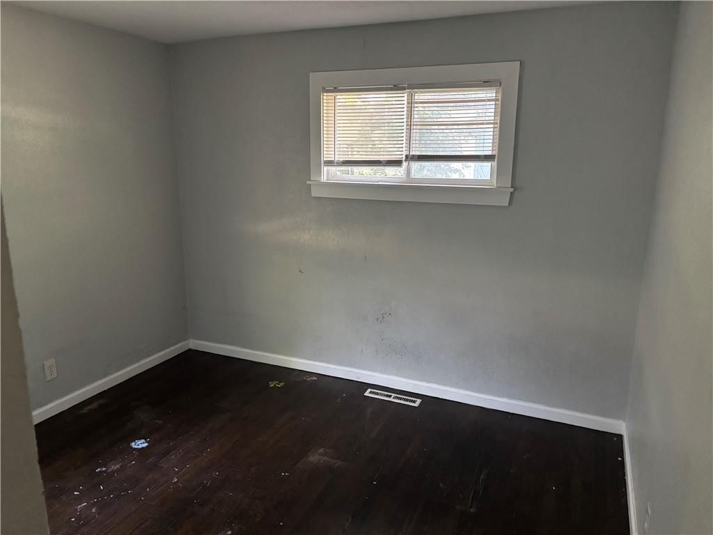 3713 Kensington Avenue — photo 8