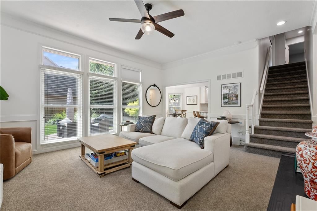 Photo 5 of 41 - 4101 NW 75th Street