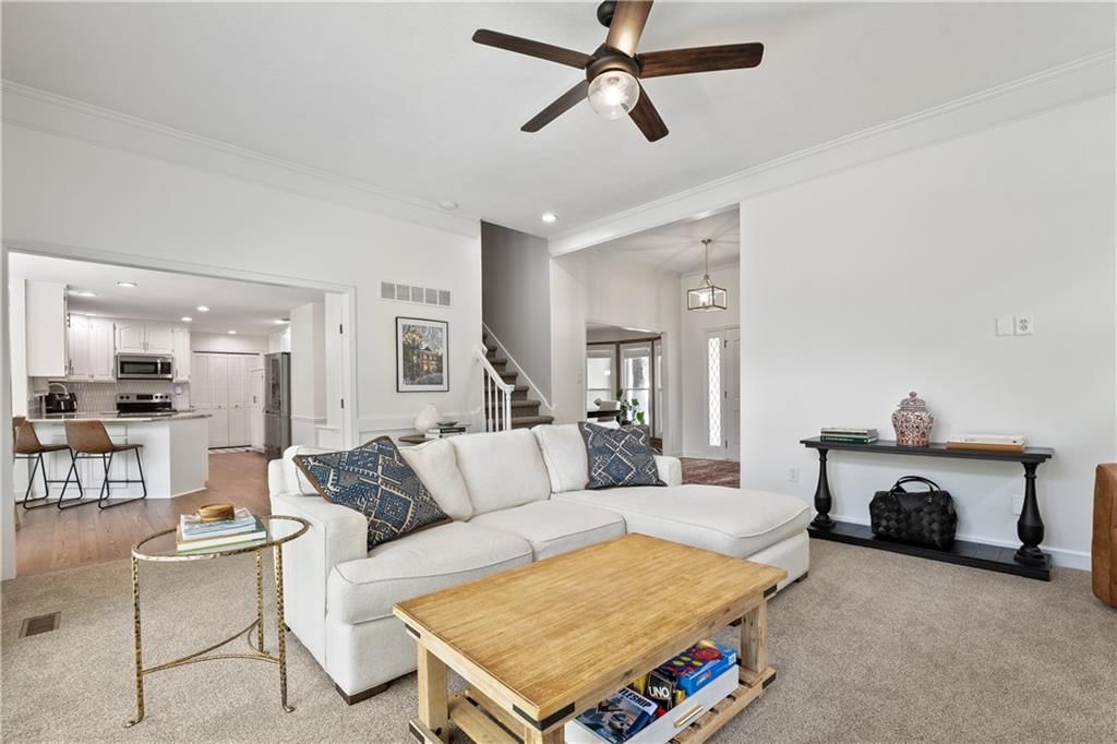 Photo 6 of 41 - 4101 NW 75th Street