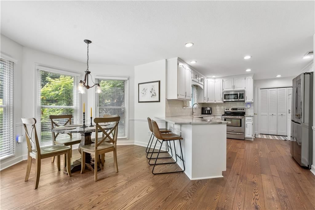 Photo 10 of 41 - 4101 NW 75th Street