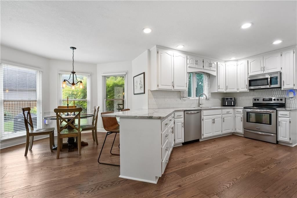 Photo 11 of 41 - 4101 NW 75th Street