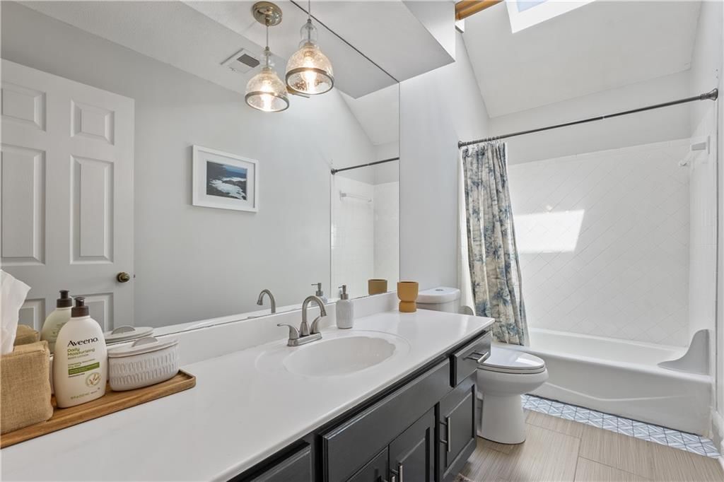 Photo 25 of 41 - 4101 NW 75th Street