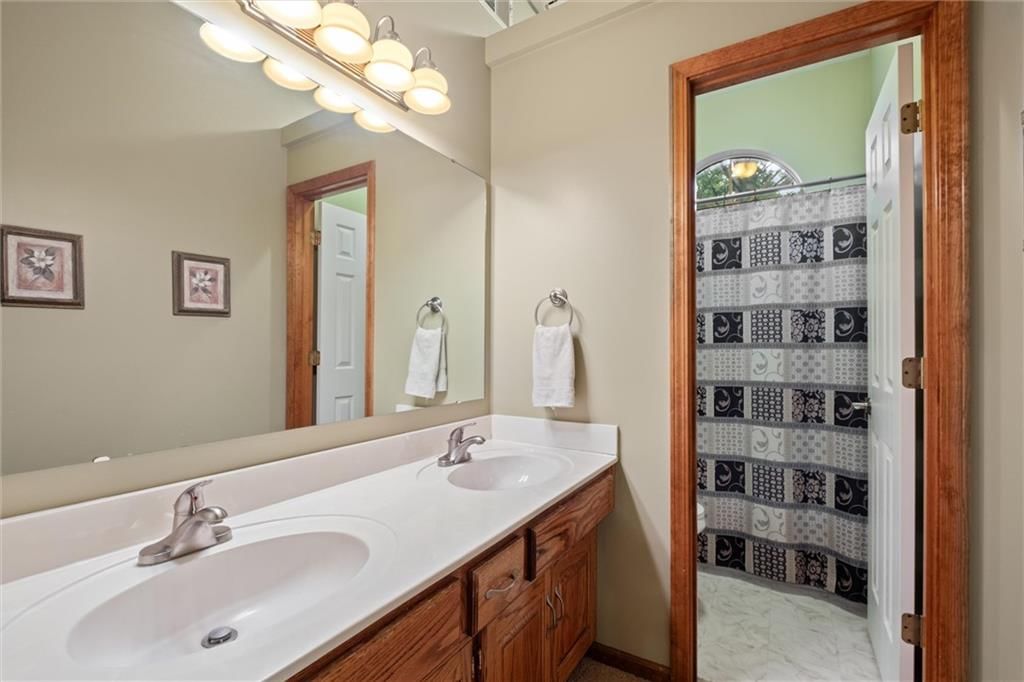 15522 Beverly Court — photo 29