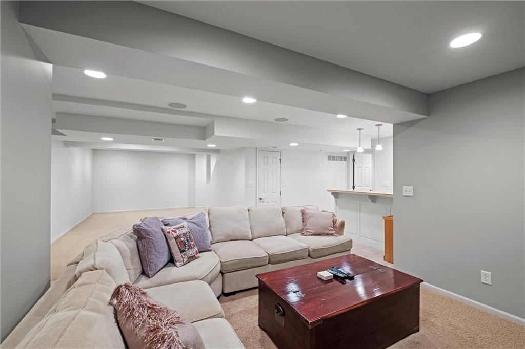 15522 Beverly Court — photo 32