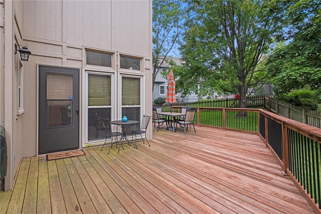 15522 Beverly Court — photo 36