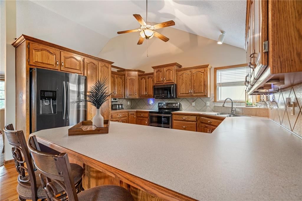 Photo 7 of 35 - 1809 Hedgewood Drive