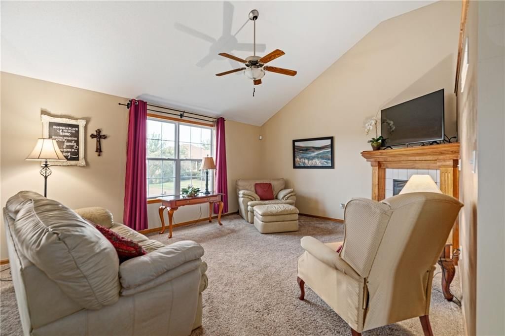 Photo 10 of 35 - 1809 Hedgewood Drive