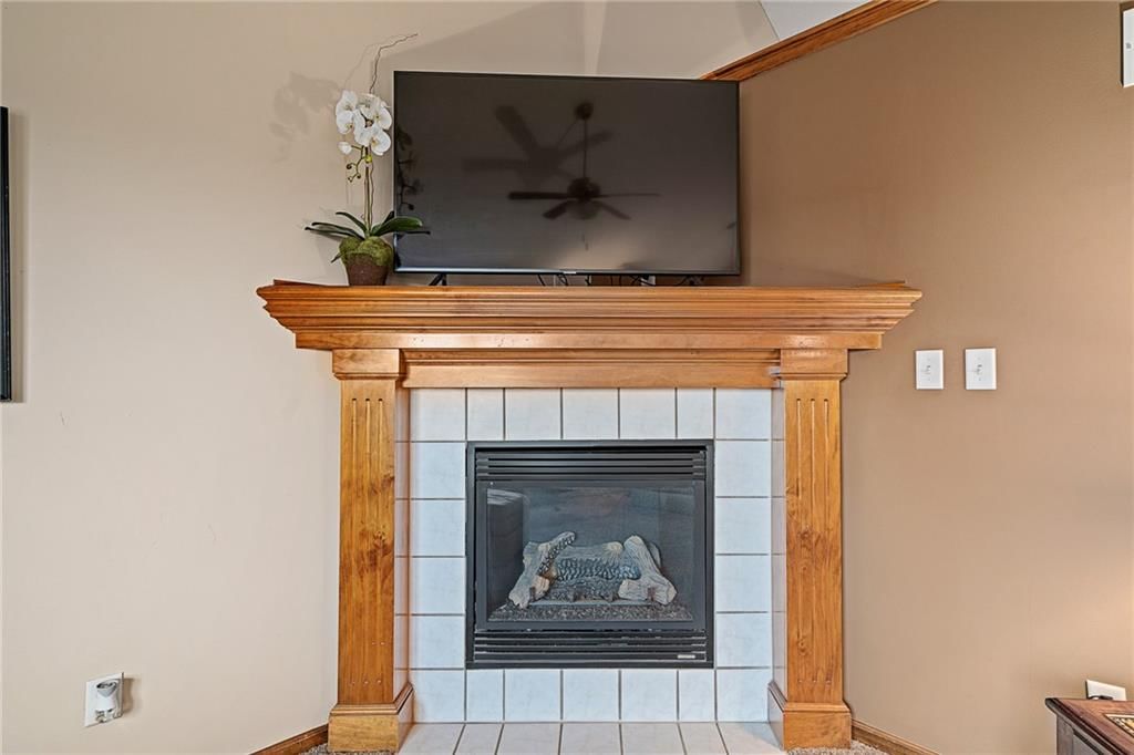Photo 12 of 35 - 1809 Hedgewood Drive