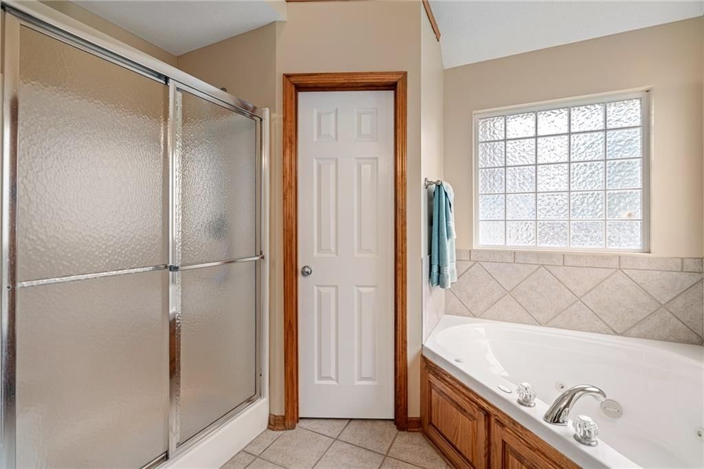 Photo 16 of 35 - 1809 Hedgewood Drive