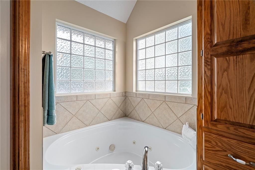 Photo 17 of 35 - 1809 Hedgewood Drive