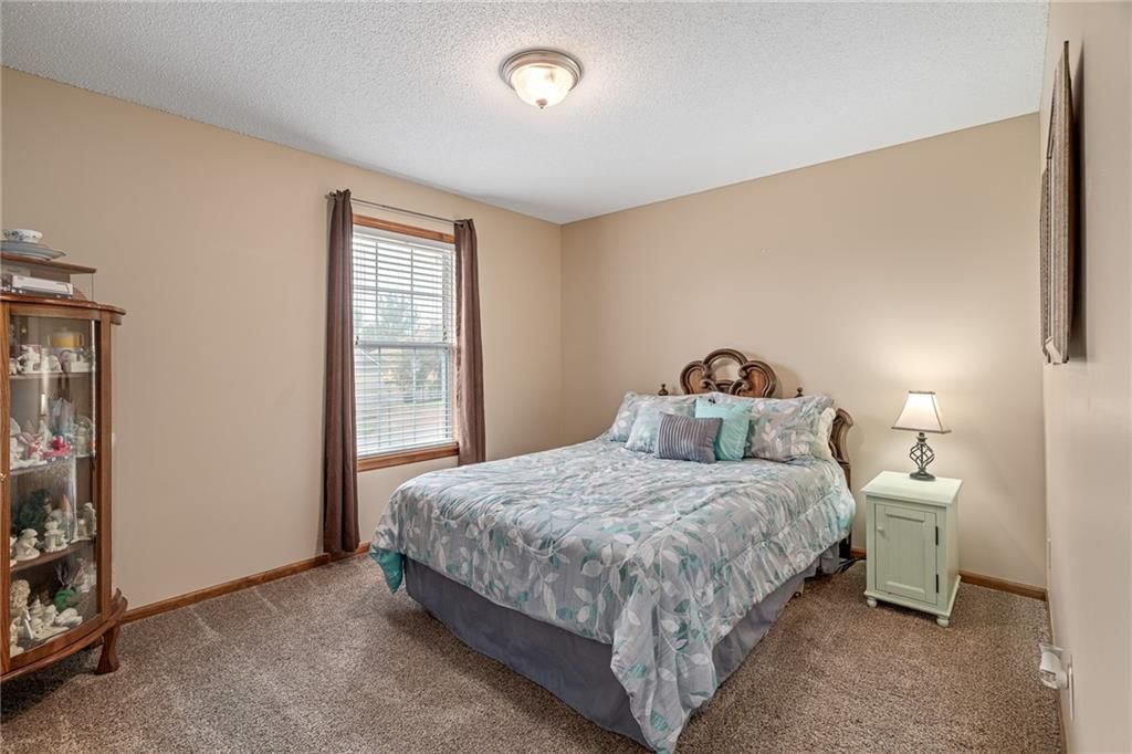 Photo 18 of 35 - 1809 Hedgewood Drive