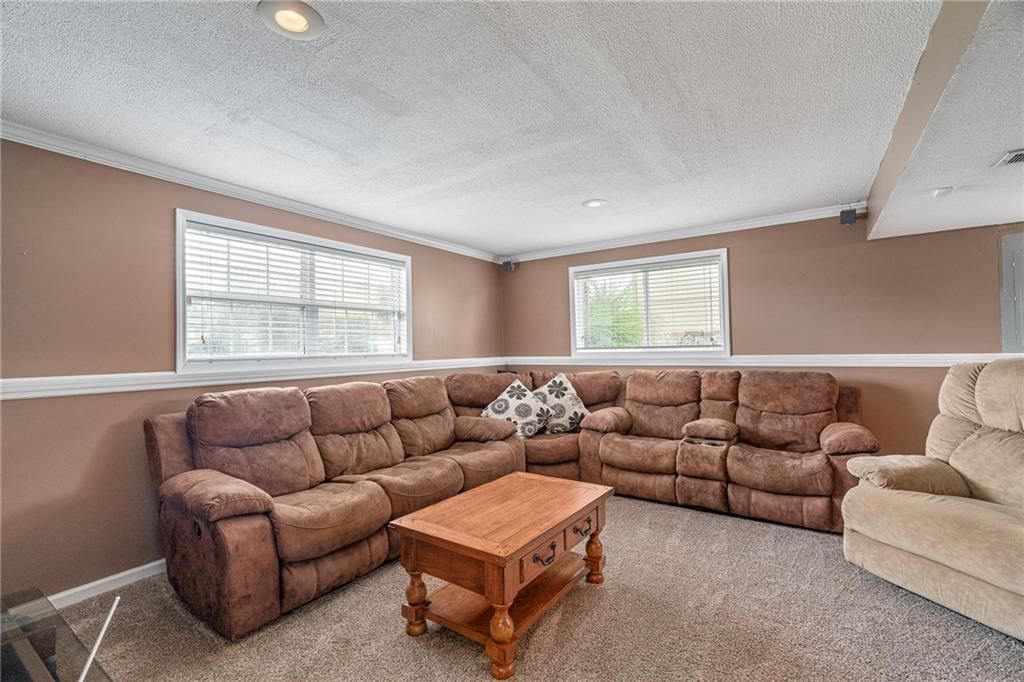 Photo 22 of 35 - 1809 Hedgewood Drive