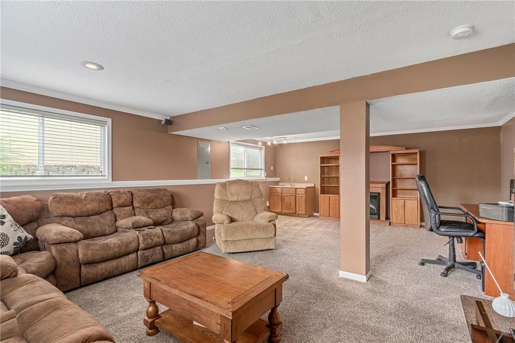 Photo 25 of 35 - 1809 Hedgewood Drive