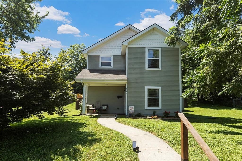 Photo 2 of 34 - 214 S 18th Street