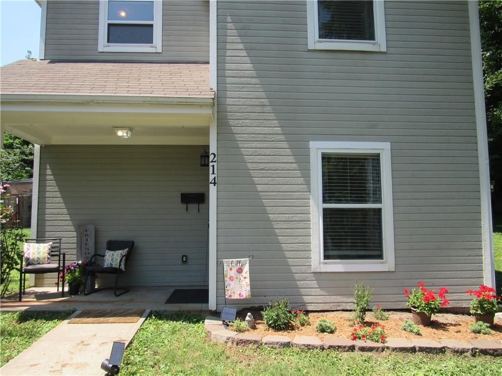 Photo 3 of 34 - 214 S 18th Street