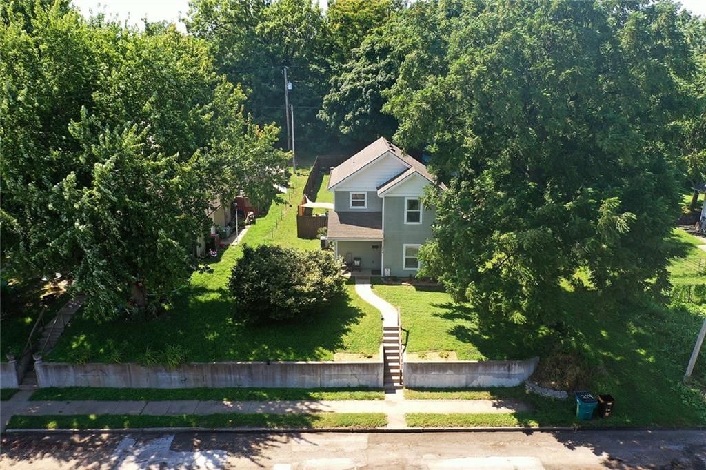 Photo 4 of 34 - 214 S 18th Street