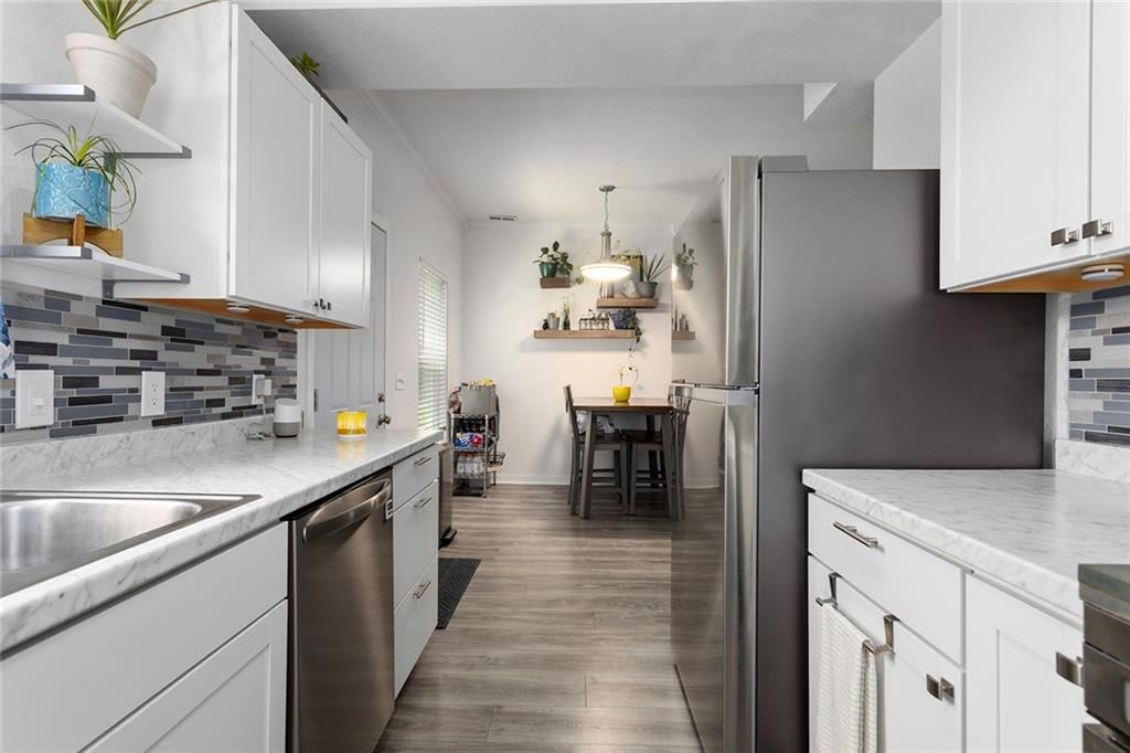 Photo 6 of 34 - 214 S 18th Street
