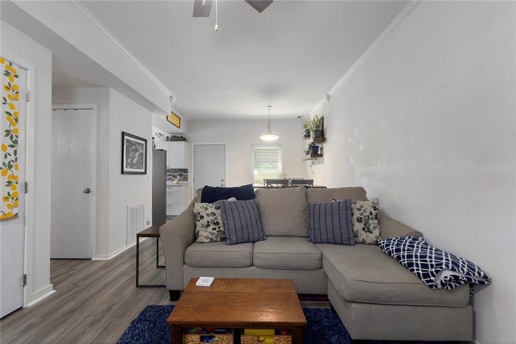Photo 13 of 34 - 214 S 18th Street