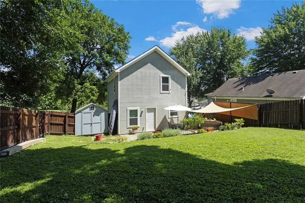 Photo 23 of 34 - 214 S 18th Street
