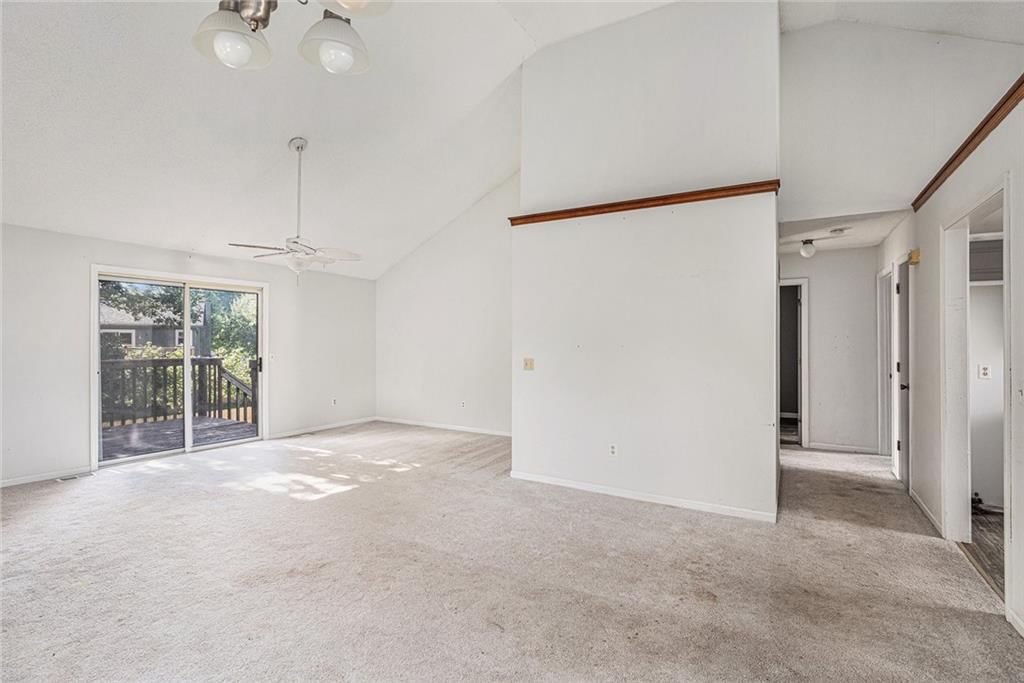 Photo 11 of 25 - 6618 W 152 Street