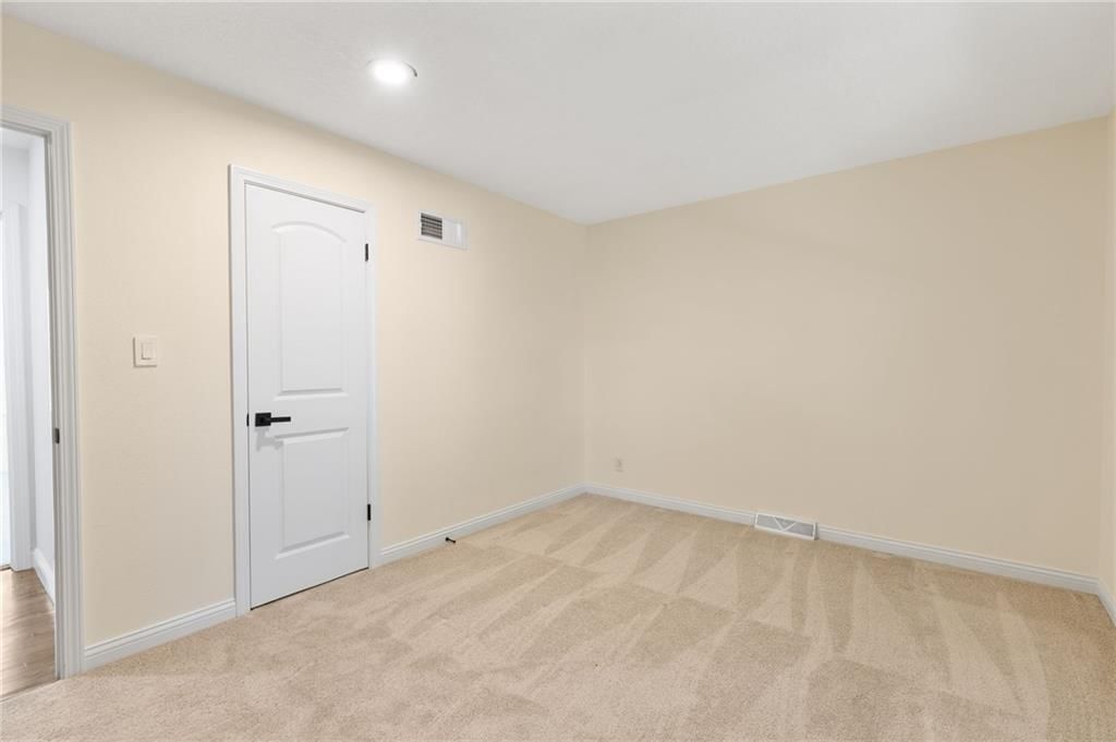 12601 Sycamore Avenue — photo 28