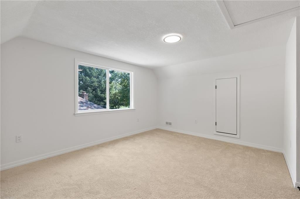 12601 Sycamore Avenue — photo 38