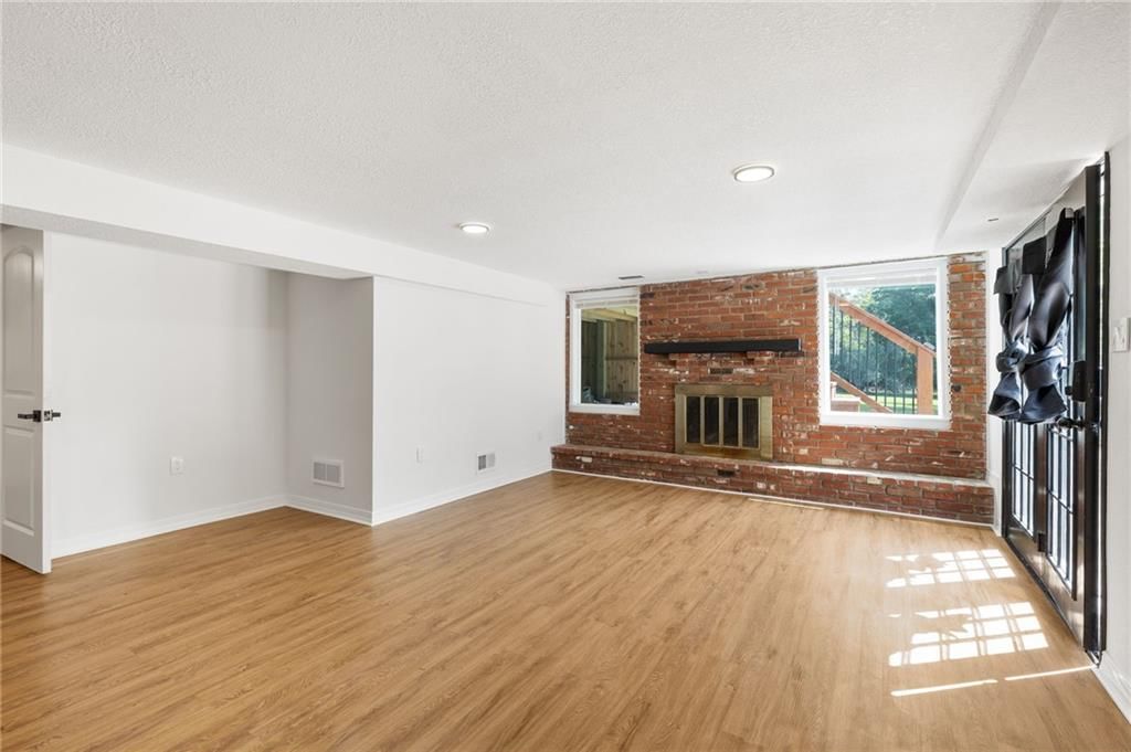 12601 Sycamore Avenue — photo 43