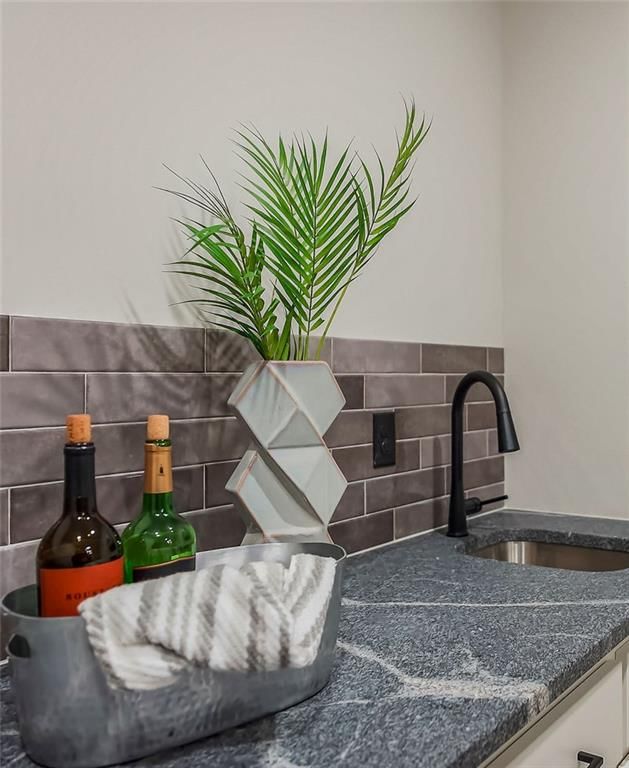 16527 W 166th Court — photo 33