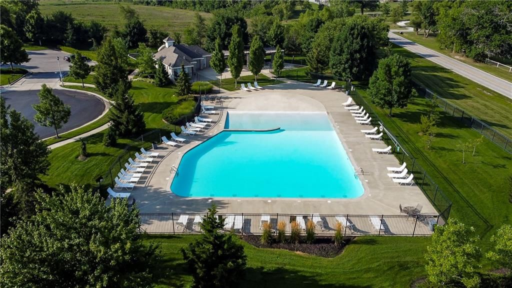 16527 W 166th Court — photo 41