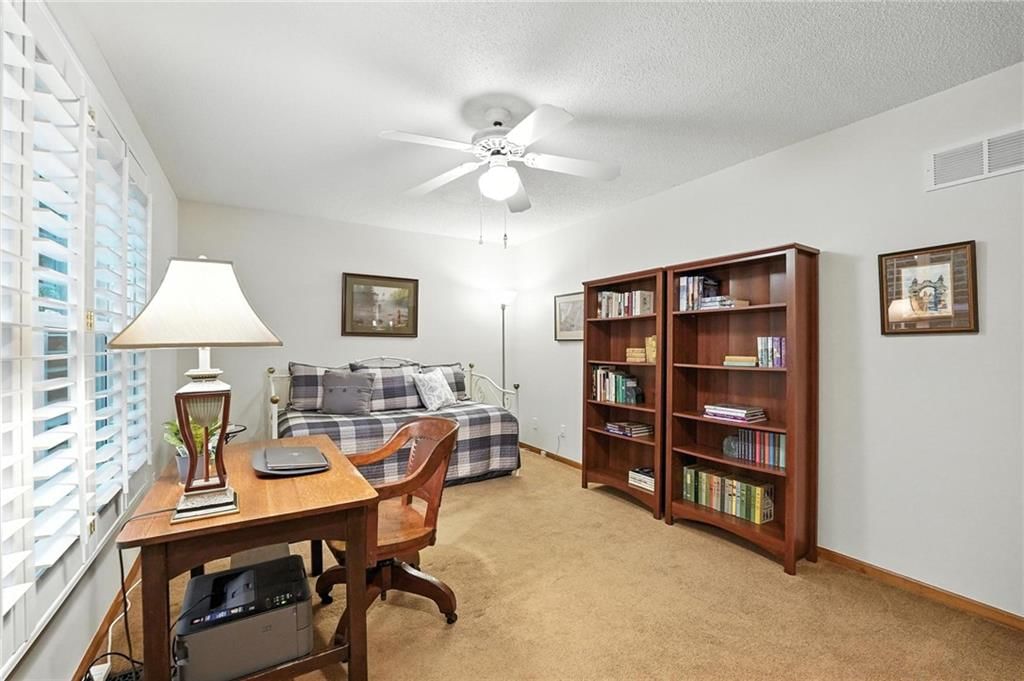 Photo 18 of 50 - 6514 NW Revere Drive