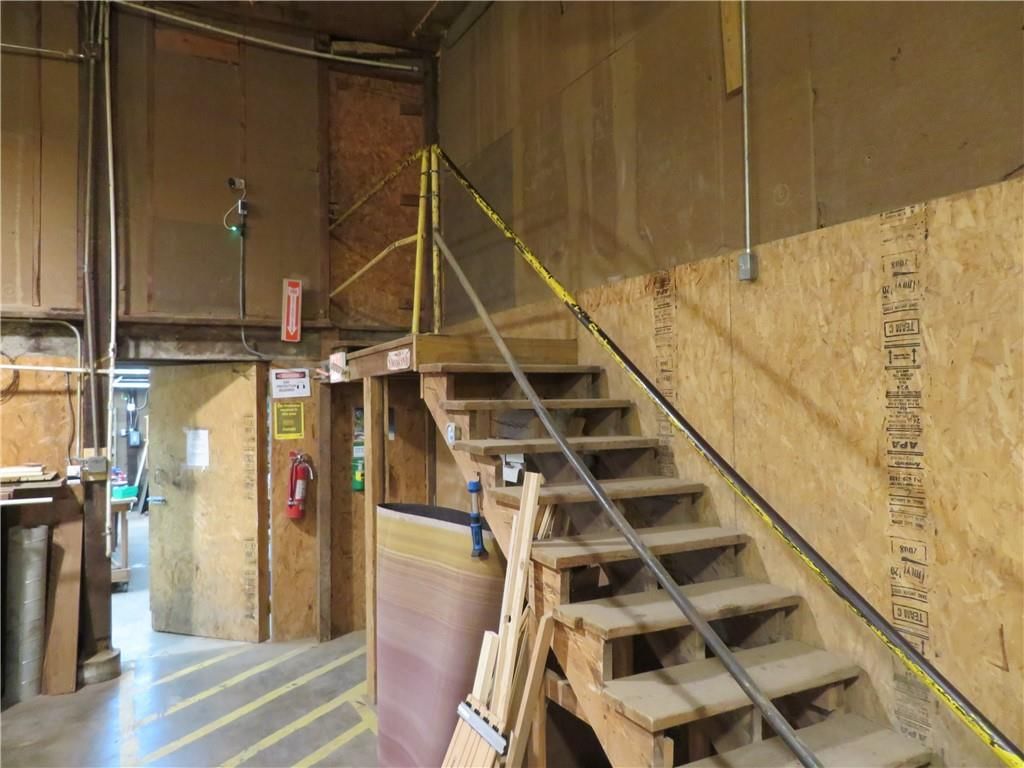 Photo 10 of 38 - 401 W Bridge Street