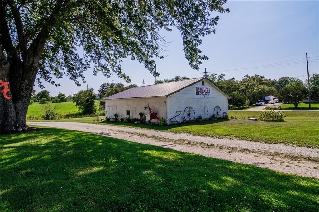 340 SE Offutt Road — photo 16