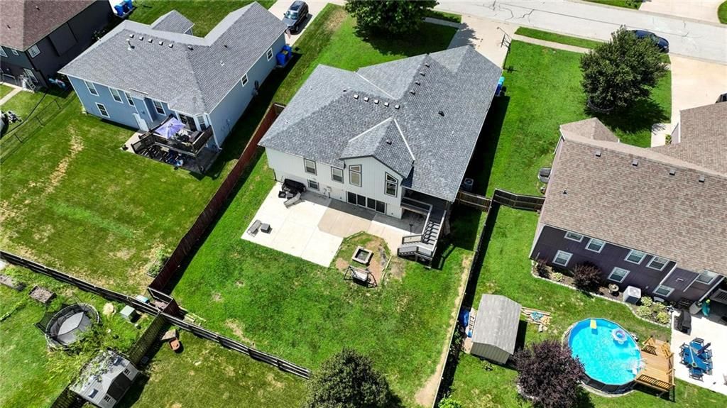 Photo 5 of 54 - 225 S Melrose Lane