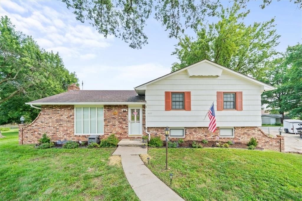 8525 Penner Avenue — photo 3