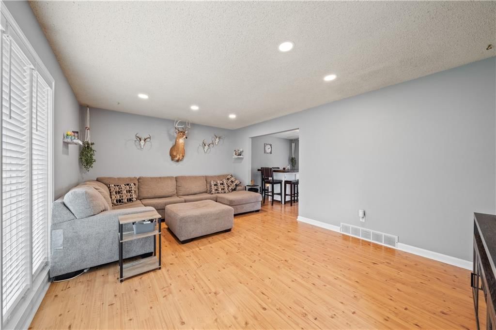 8525 Penner Avenue — photo 5