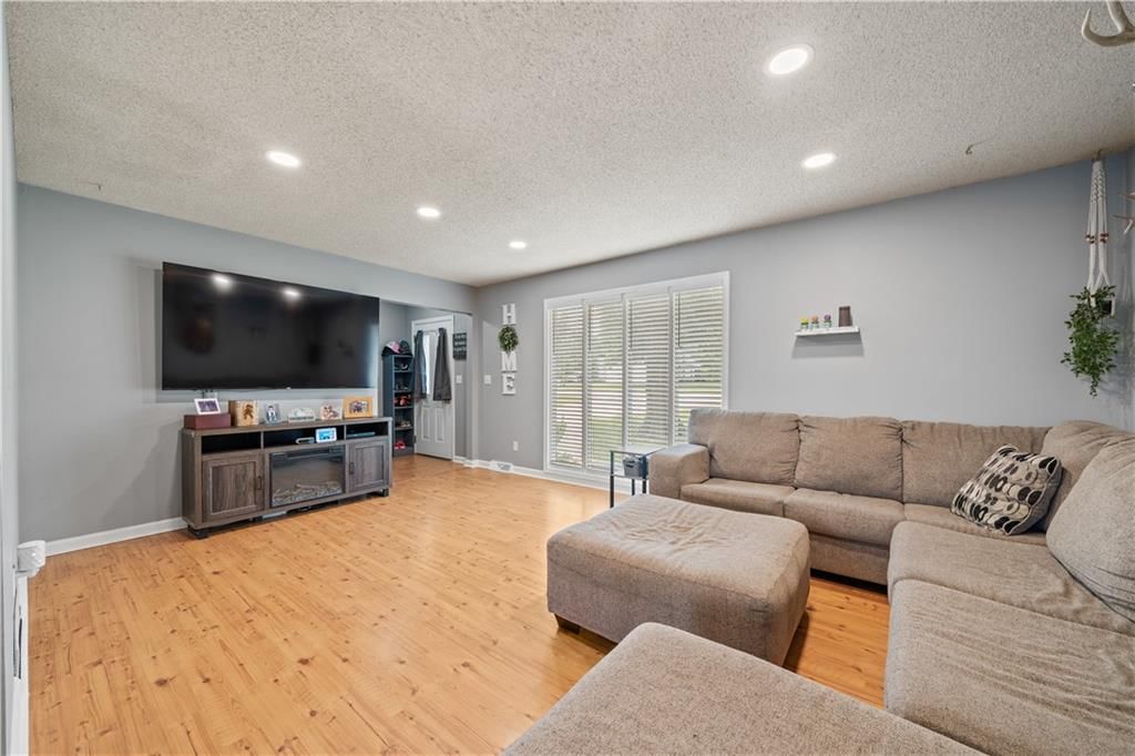 8525 Penner Avenue — photo 7