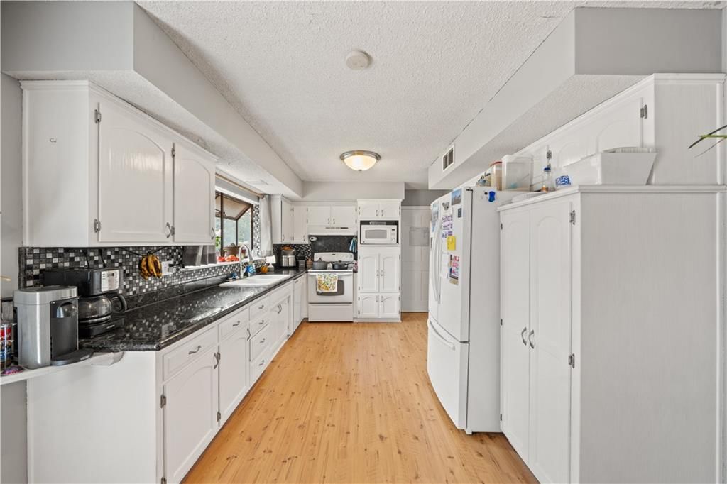8525 Penner Avenue — photo 10
