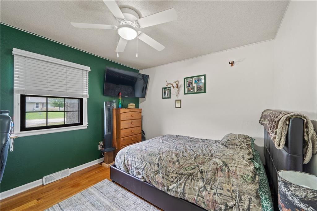 8525 Penner Avenue — photo 18