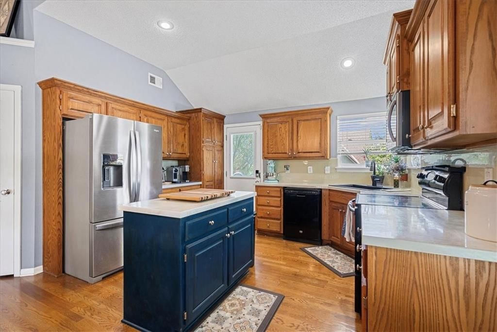 Photo 14 of 41 - 20487 W 125th Place
