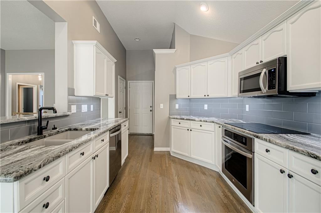 615 W 131 Terrace — photo 9