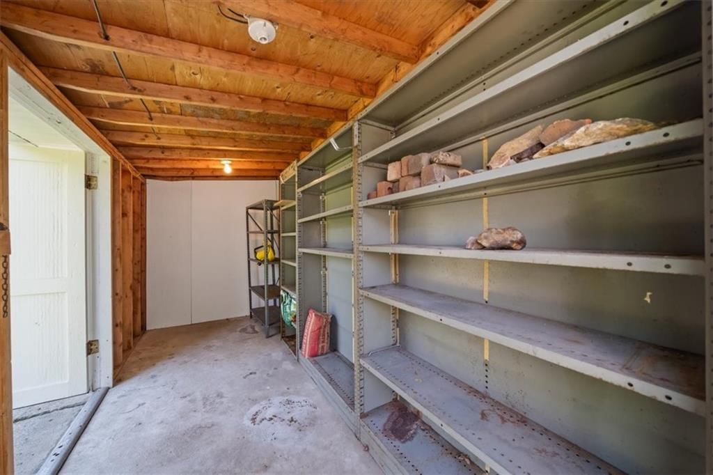 8204 Tomahawk Road — photo 45