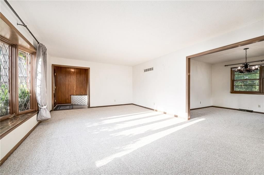 Photo 7 of 27 - 2604 S 74th Street